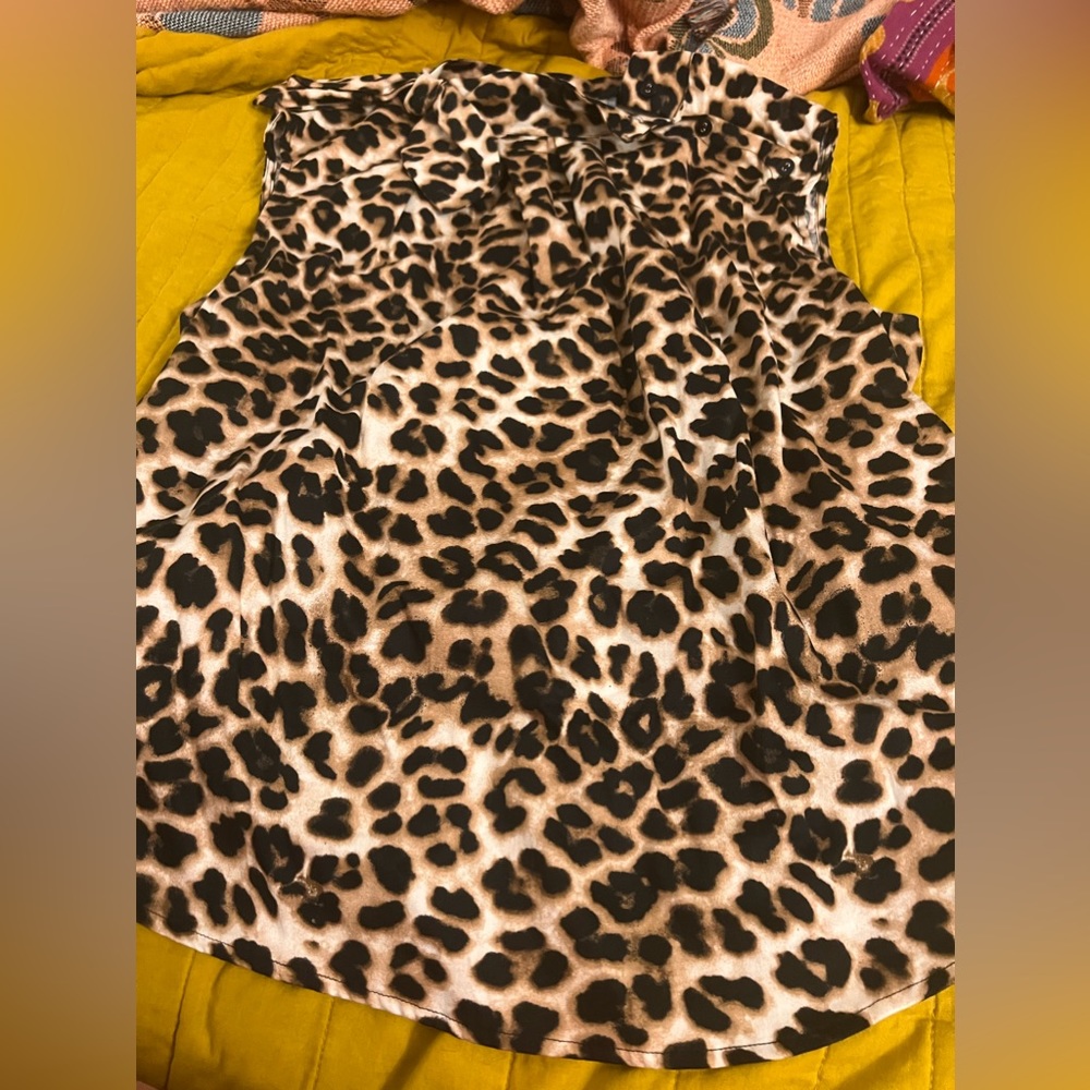 Dressy leopard print button neck top with a bow sz xl